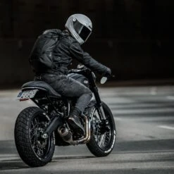 Kriega R16 Backpack 17 Kriega R16 Backpack -Optimaal Motoruitrusting Winkel kriega r16 backpack 7