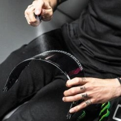 Muc-Off Helm- En Vizierreiniger 250ml 9 Muc-Off Helm- En Vizierreiniger 250ml -Optimaal Motoruitrusting Winkel muc off helmet visor cleaner 250ml 4