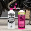 Muc-Off Bike Cleaner Concentrate Motorreiniger 1L -Optimaal Motoruitrusting Winkel muc off nano gel 1l 2