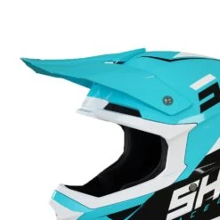 SHOT Peak Furious Chase Black Turquoise Glossy -Optimaal Motoruitrusting Winkel shot peak furious chase black turquoise glossy 3